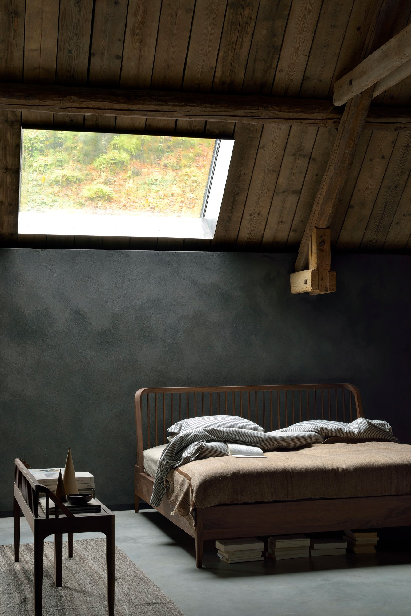 Spindle bed oak Ethnicraft