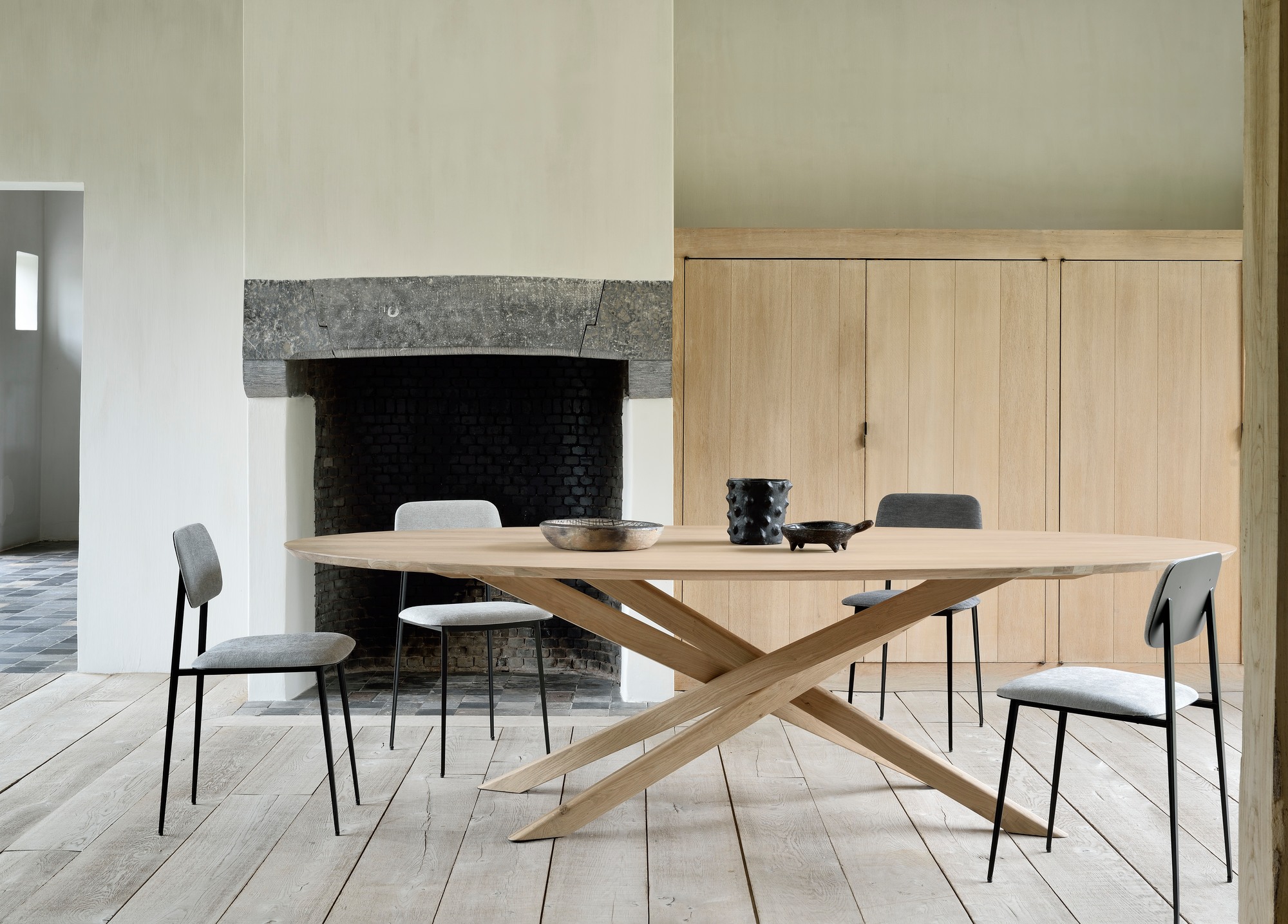 Mikado Dining Table Oak oval Ethnicraft
