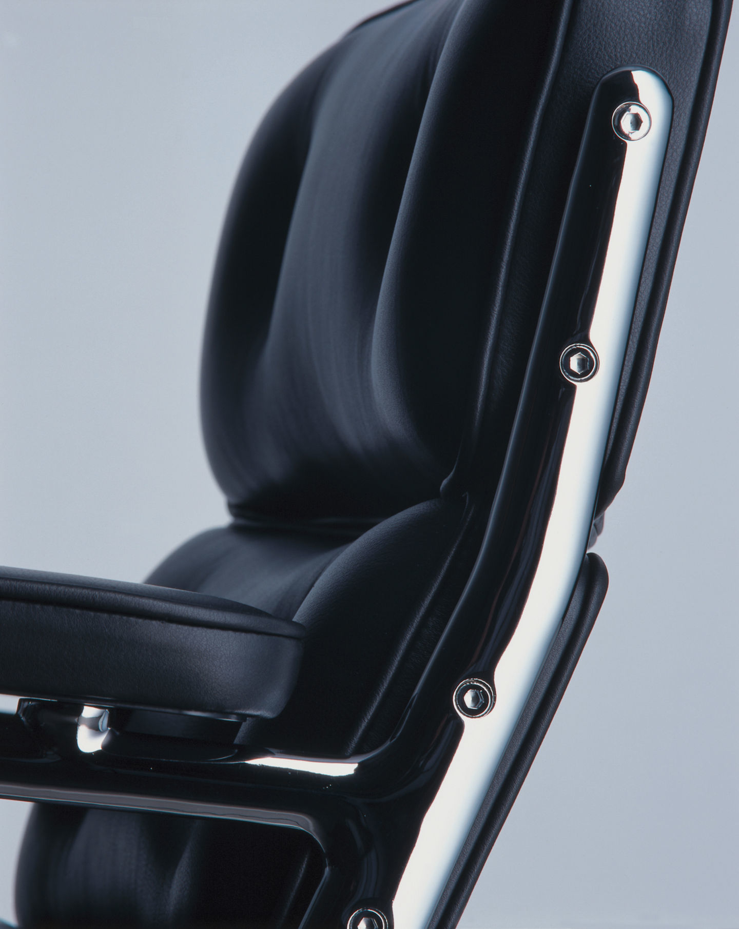 Lobby Chair ES105 / ES 105 Chair Vitra
