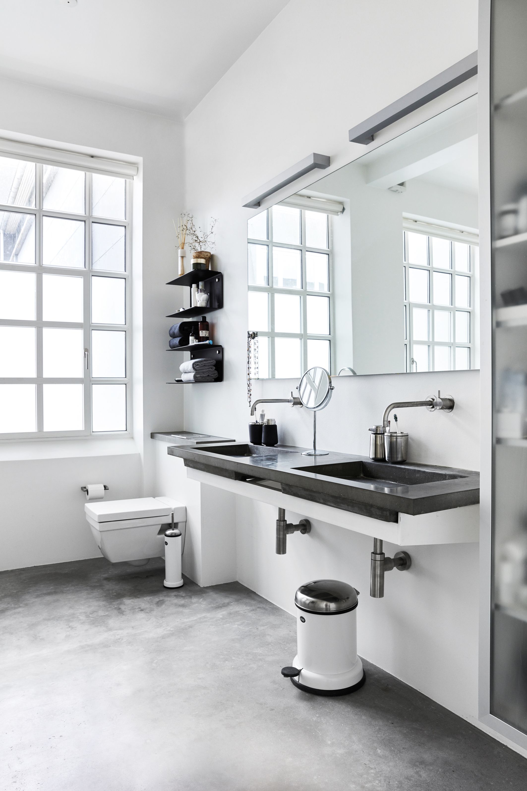 Toilet Brush Vipp