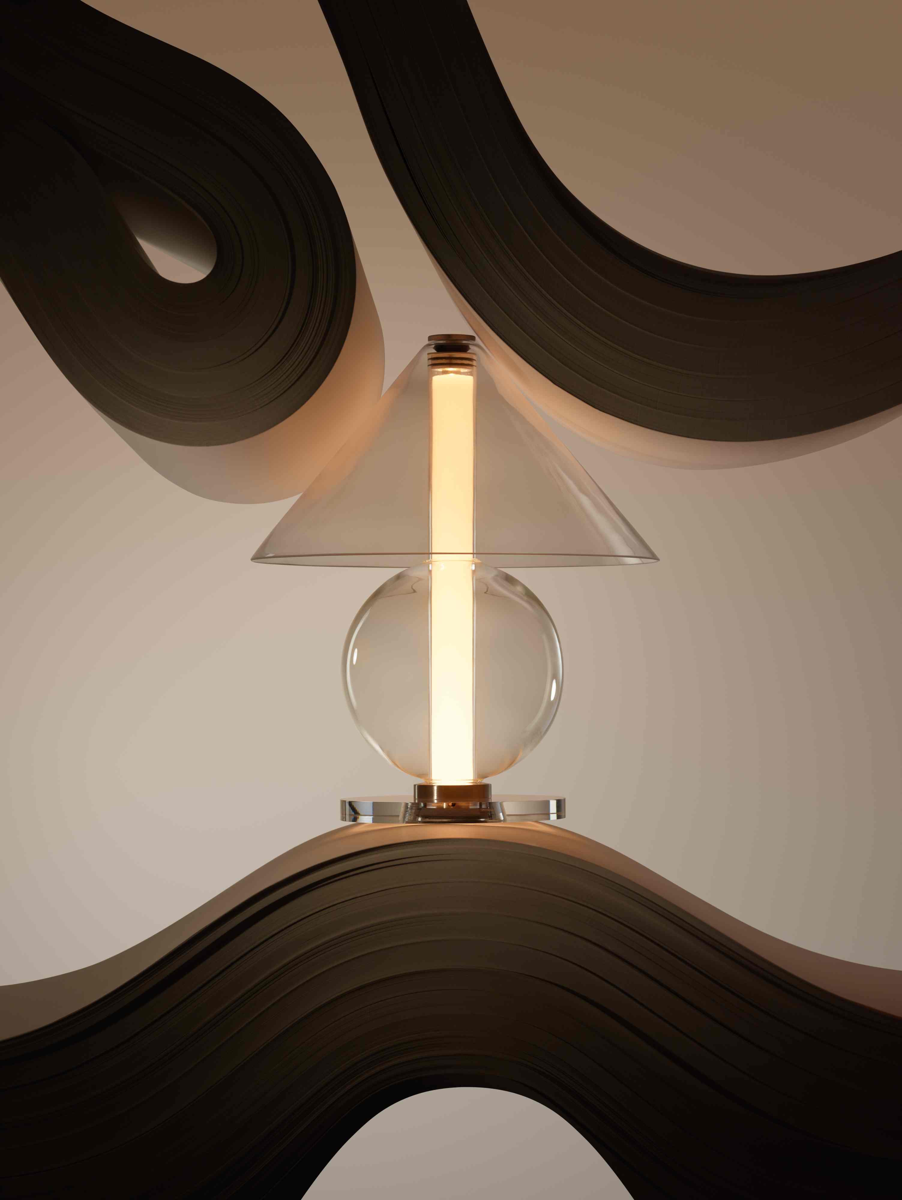 Fragile table lamp marset
