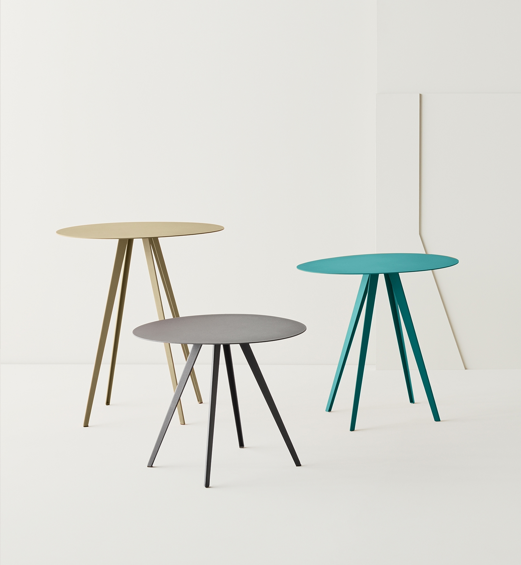 Agorà Side table large Segis light blue
