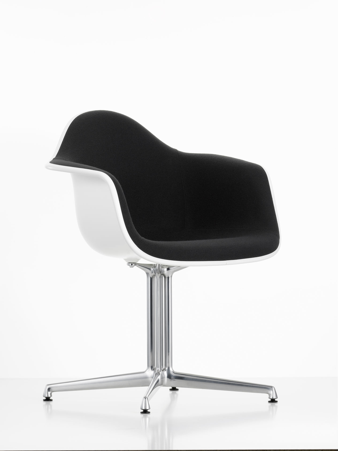 Eames Plastic Arm Chair DAL Chair Fully upholstered Vitra