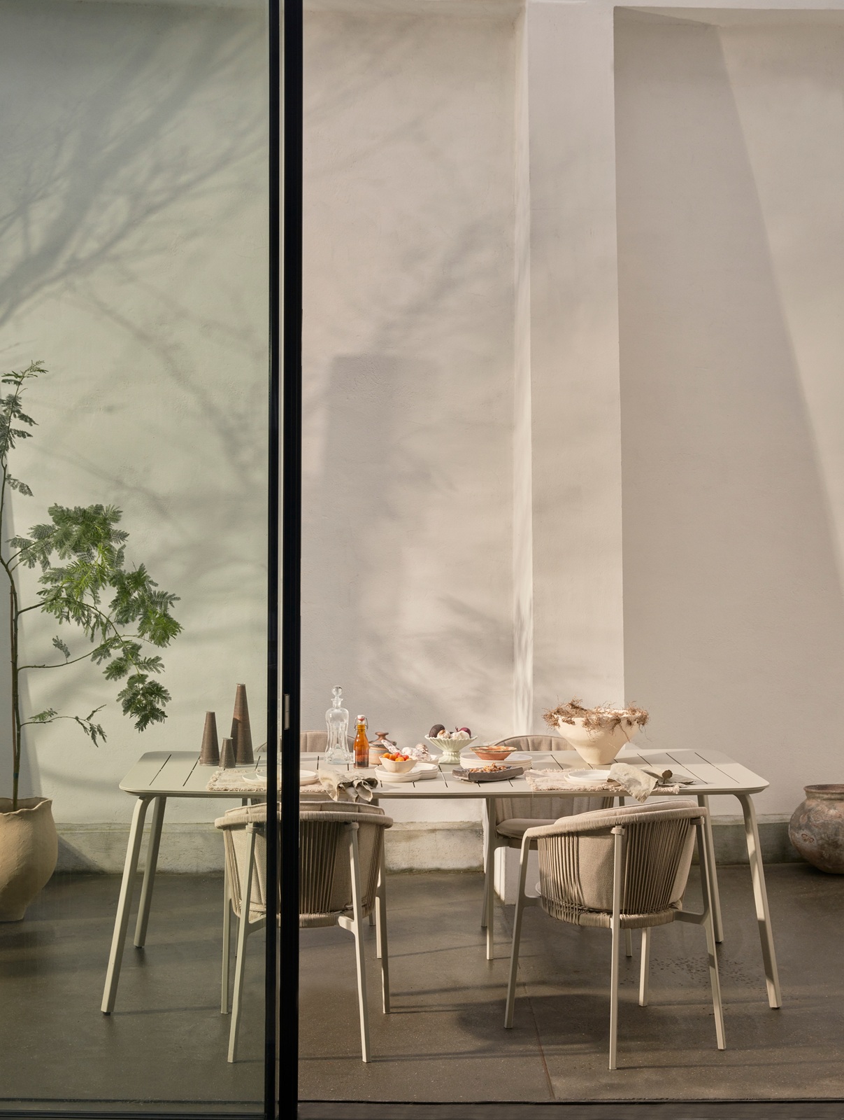 VIPP732/VIPP733 Lagrasse Dining Table Outdoor Dining Table Vipp