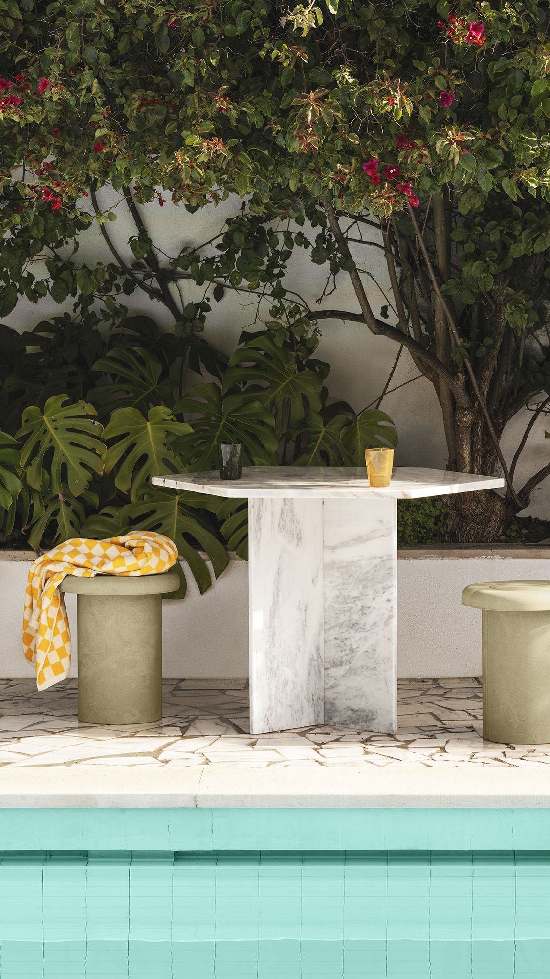 Alder Stool Indoor / Outdoor Mater