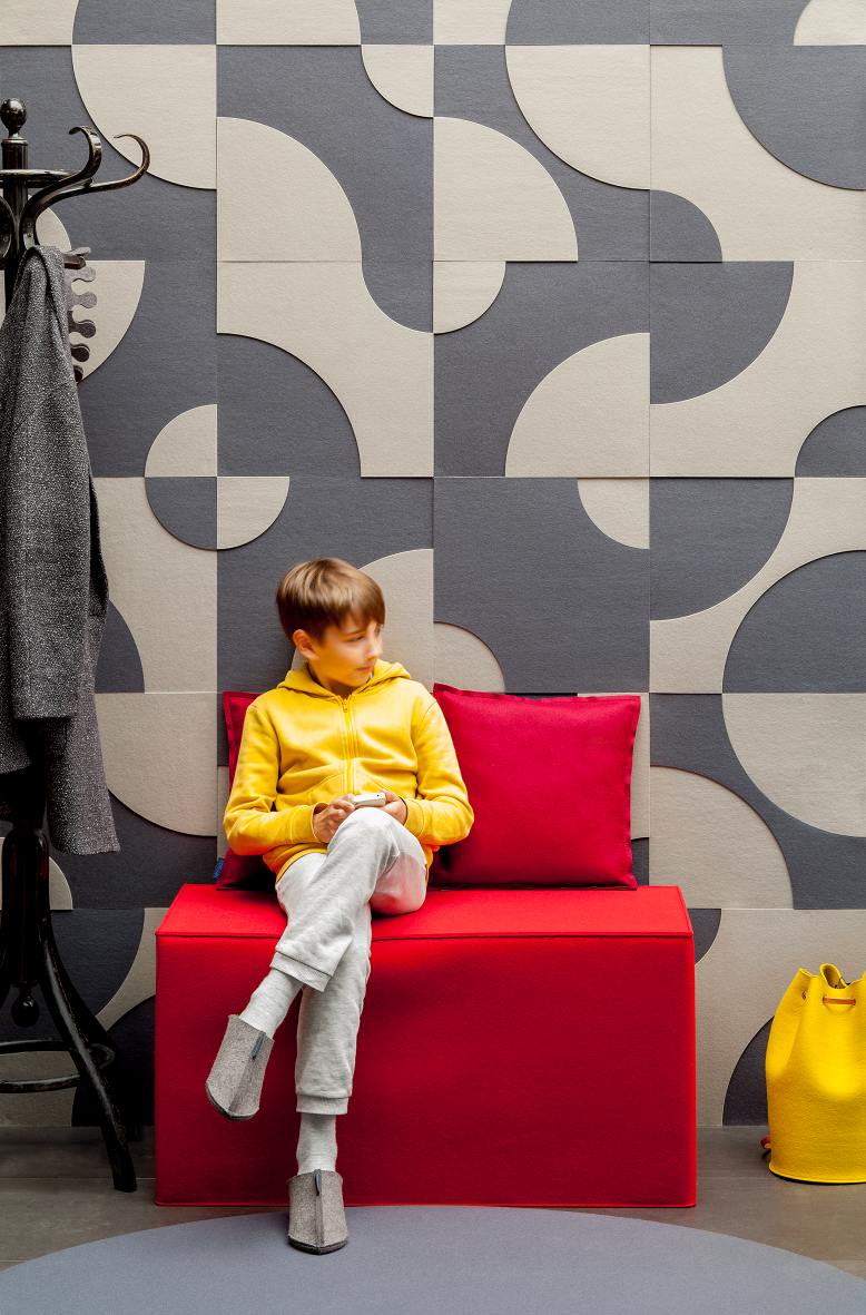 Cuboid seating stool Hey Sign