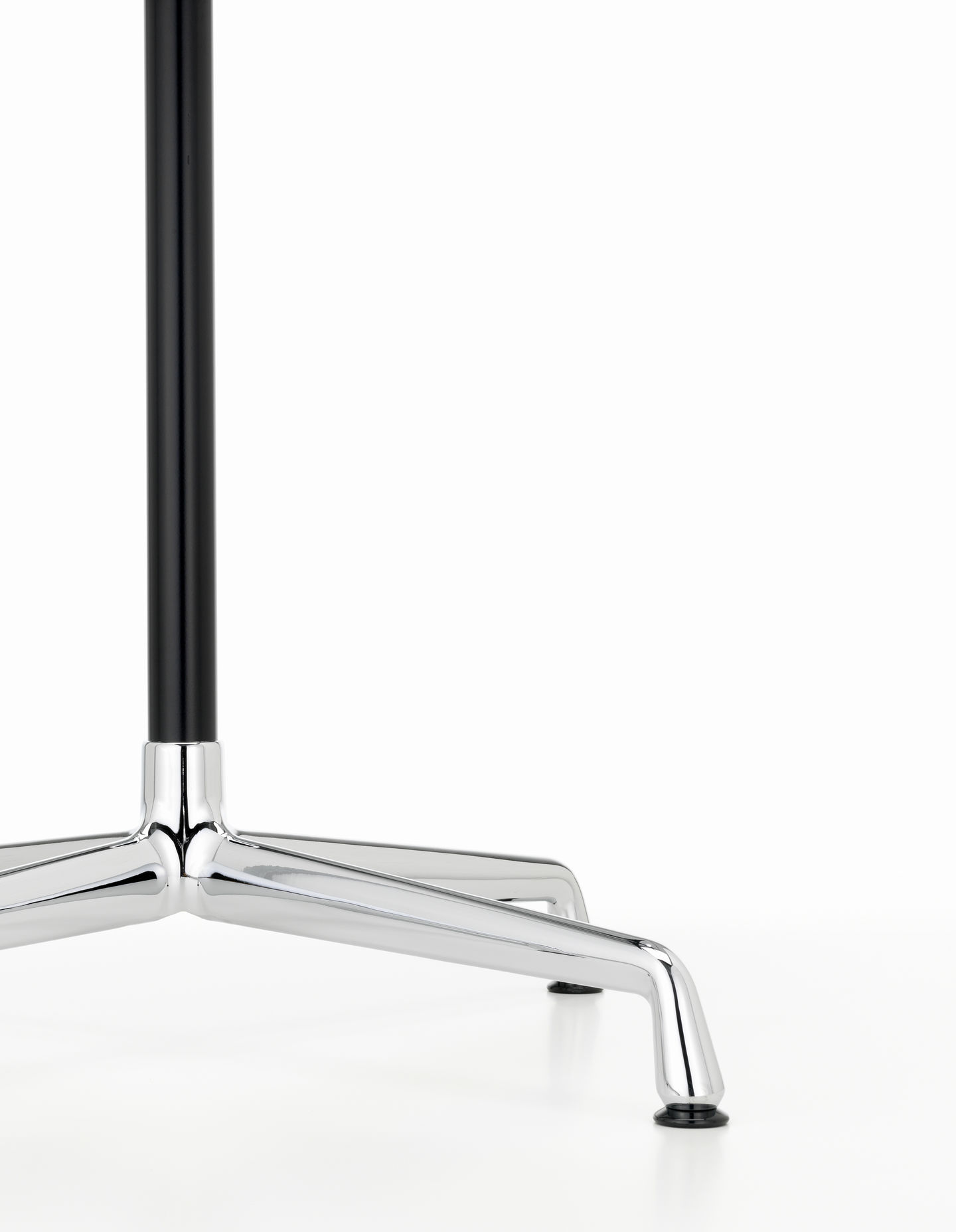 Eames Contract Tables High Standing Table 75x75 cm Vitra 