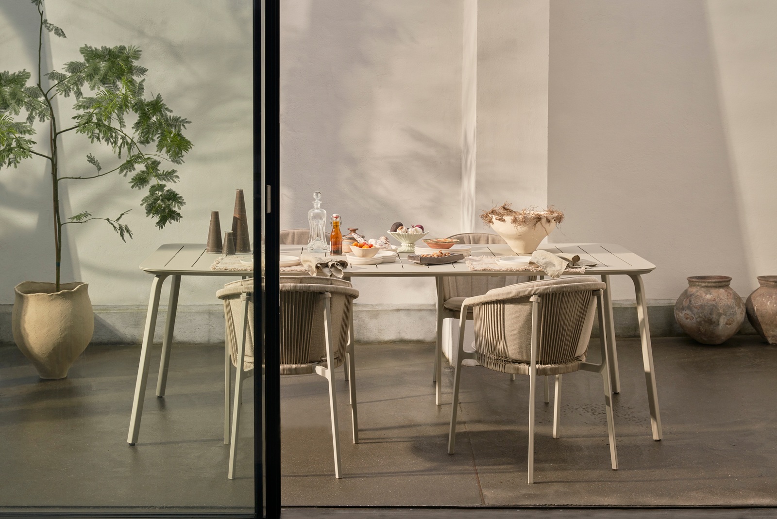VIPP732/VIPP733 Lagrasse Dining Table Outdoor Dining Table Vipp
