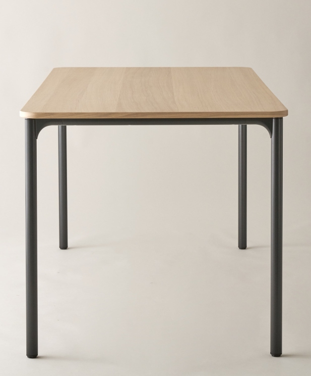 Nate S Four-legged table Brunner 
