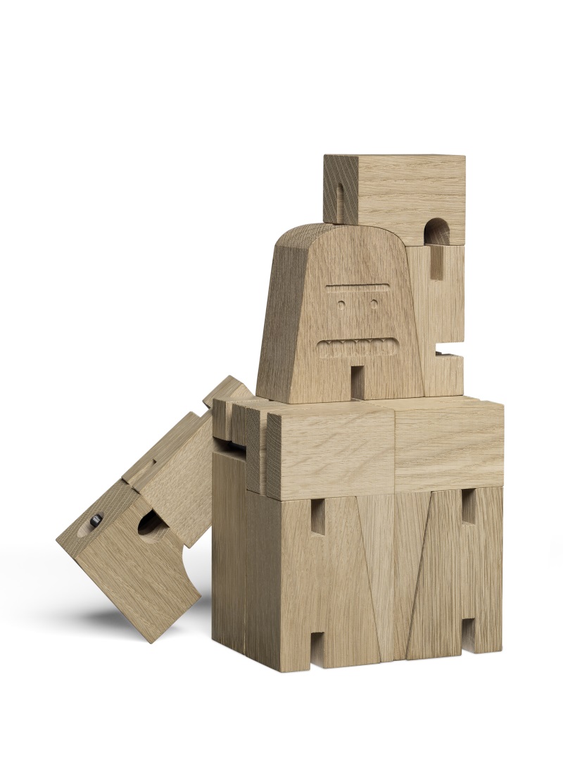 AC16 MR B wooden figure e15