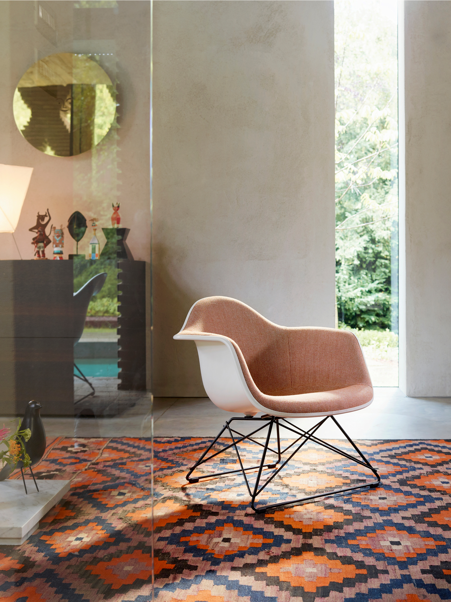 Eames Plastic Arm Chair DAX Chair Vitra Black - Deep black
