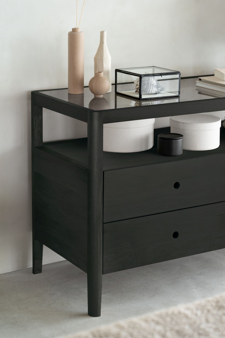 Spindle chest of drawers with drawers black lacquered oak Ethnicraft