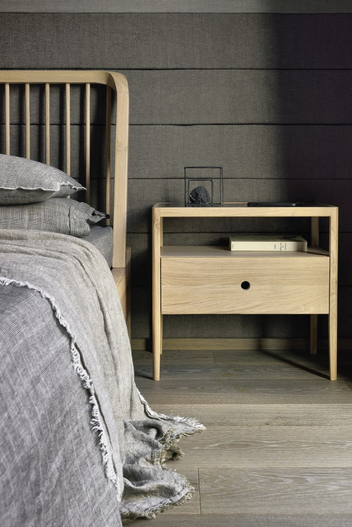 Spindle nightstand oak Ethnicraft