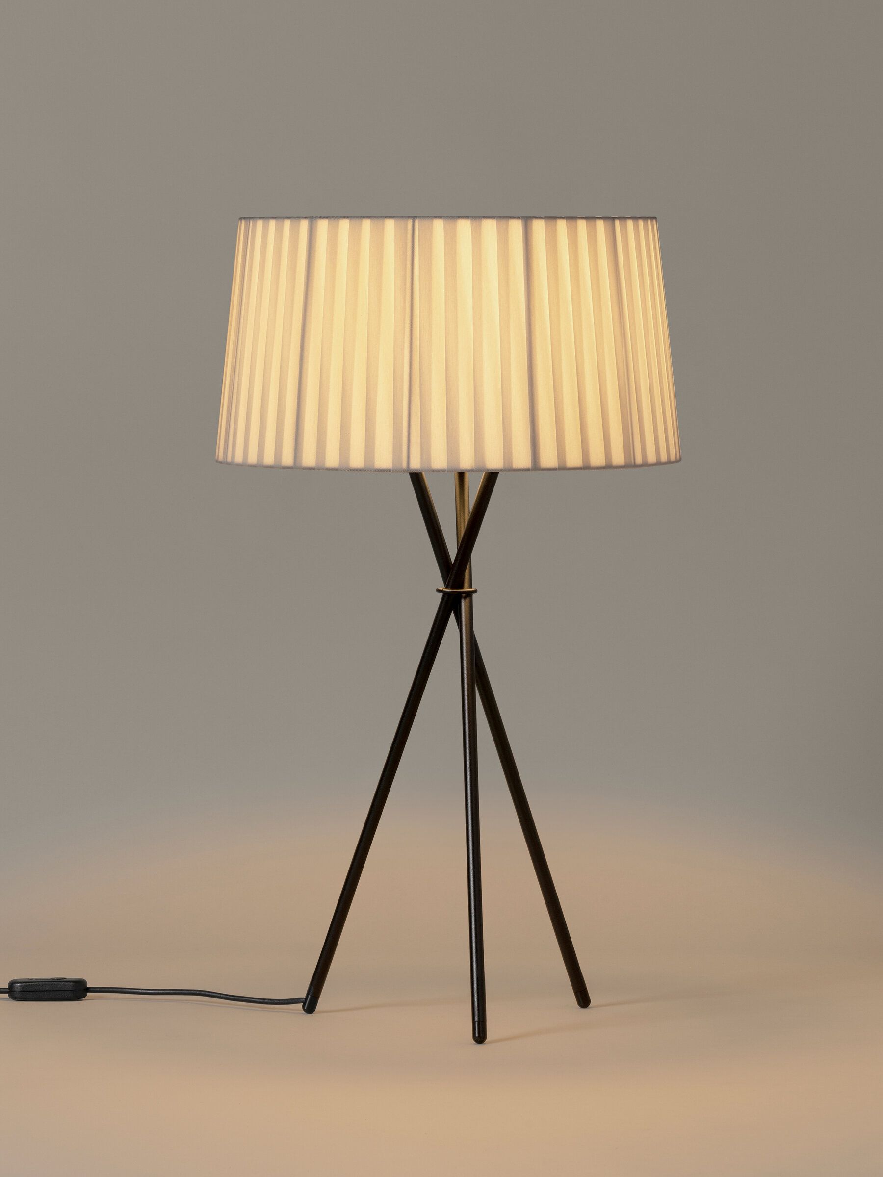 Tripode G6 Table Lamp Santa & Cole