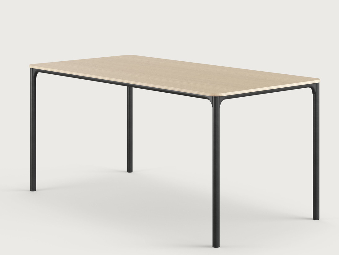 Nate S Four-legged table Brunner 