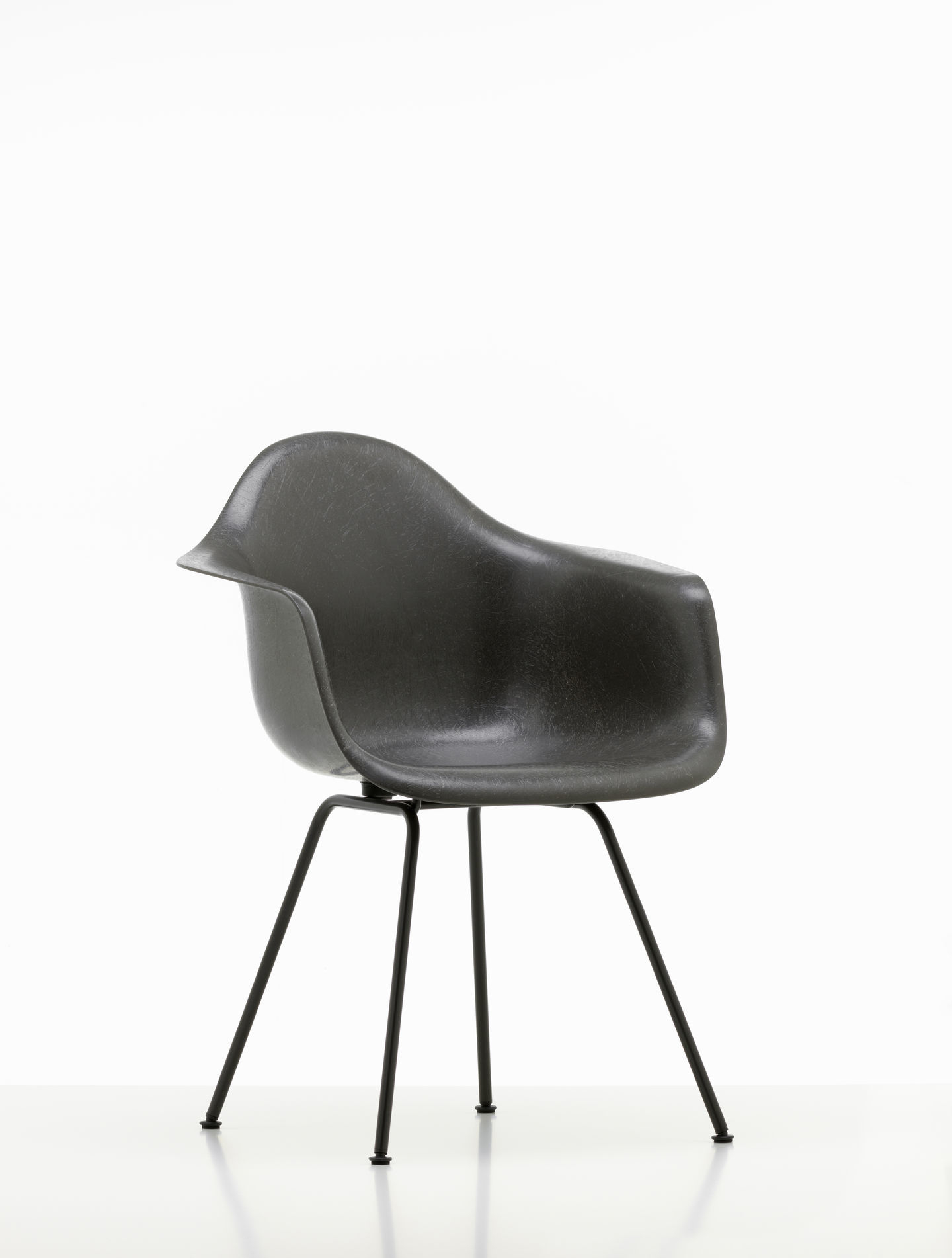 Eames Plastic Arm Chair DAX Chair Vitra Chrome - White