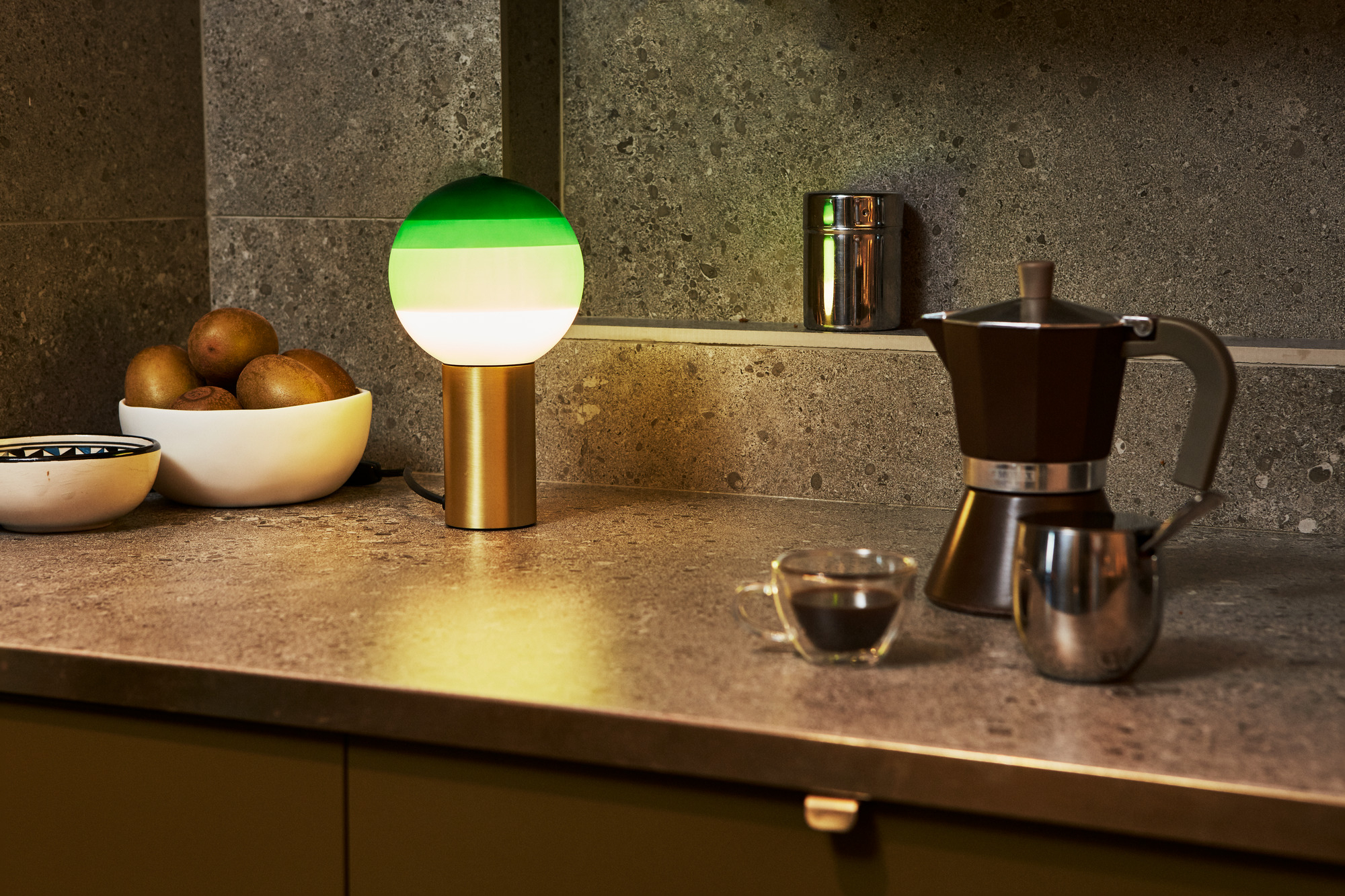 Dipping Light S LED Table lamp Marset green - brass