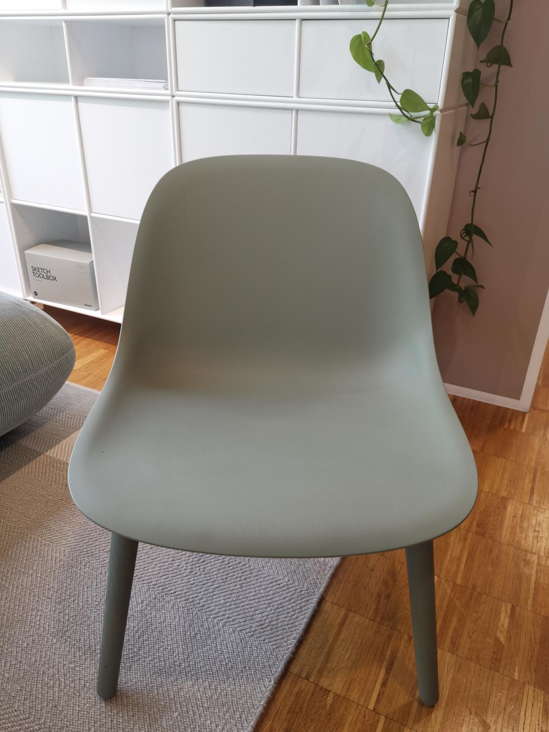 Fiber Lounge Chair Wood Base DUSTY GREEN Chair Muuto EXHIBITION PIECE