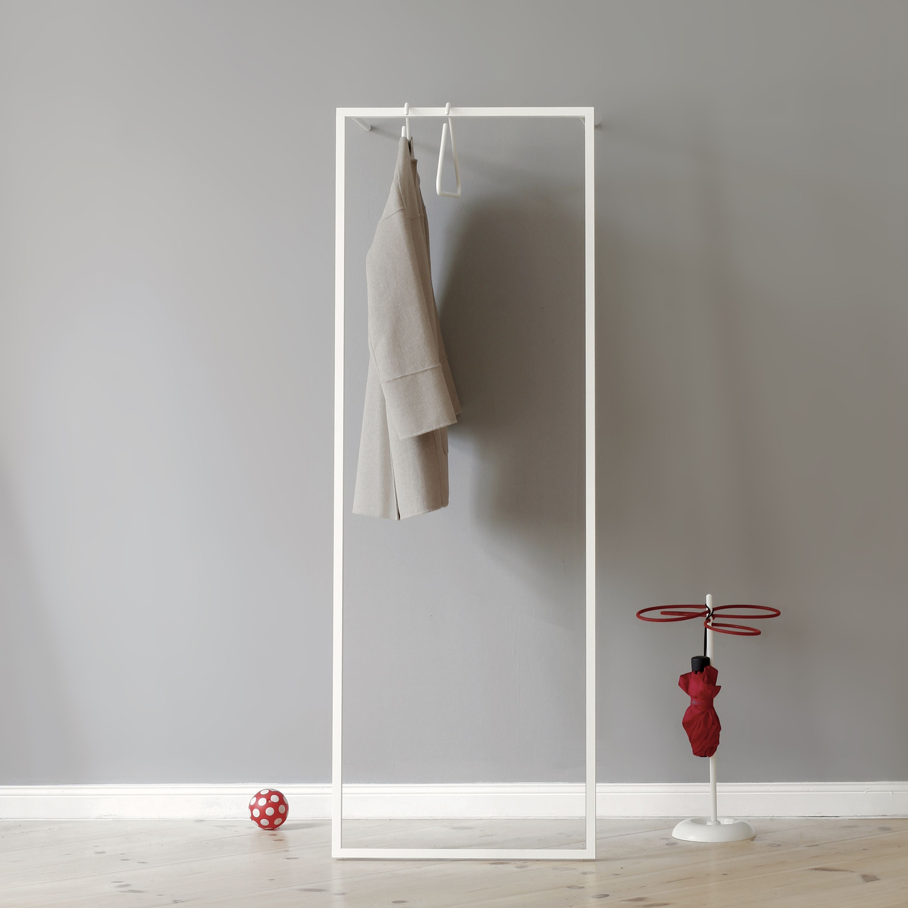 Leano S leaning wardrobe white Roomsafari