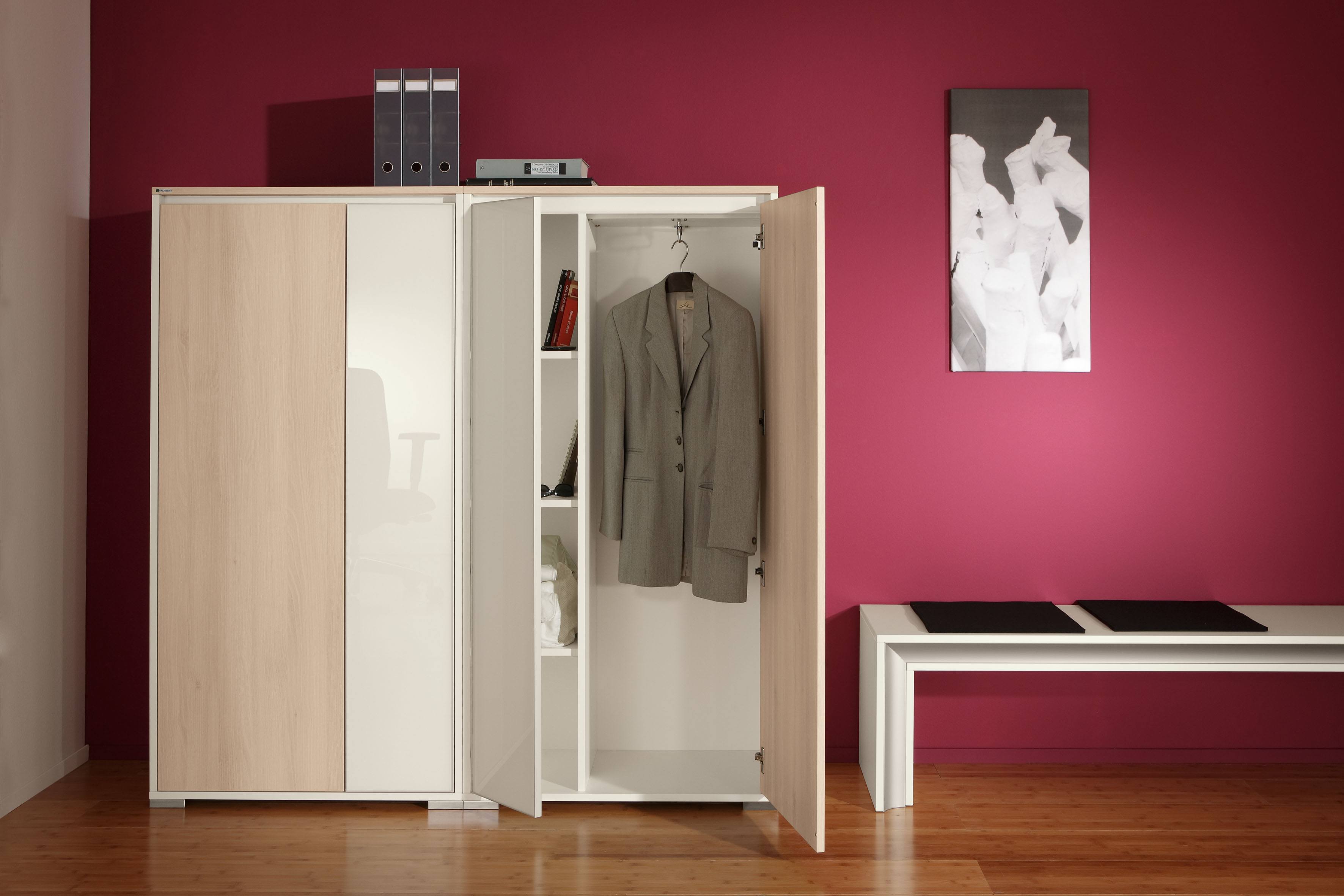 Select Drehtürenschrank von Palmberg, Büroschrank mit Fächern und Kleiderstange für Büro und Homeoffice.