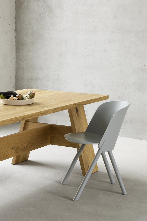DC01 Fayland table oiled oak e15