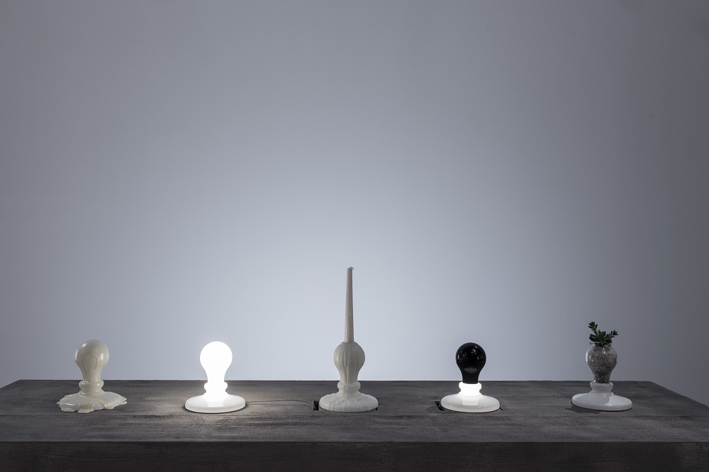 Light Bulb Tavolo LED Table lamp Foscarini
