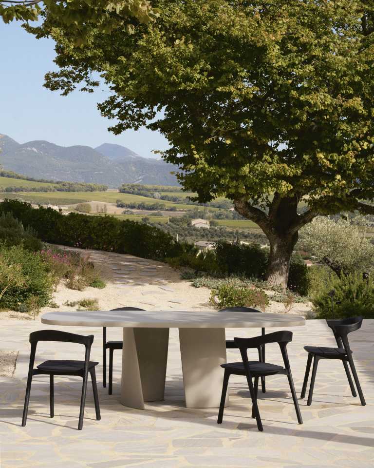 Canyon dining table outdoor concrete Ethnicraft