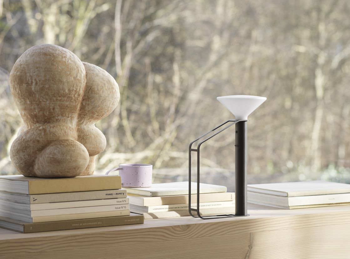 https://www.einrichten-design.com/media/b8/04/1b/1654245215/Muuto%20Piton%20Portable%20lamp%20Akku%20Tischleuchte%201%2002.jpg