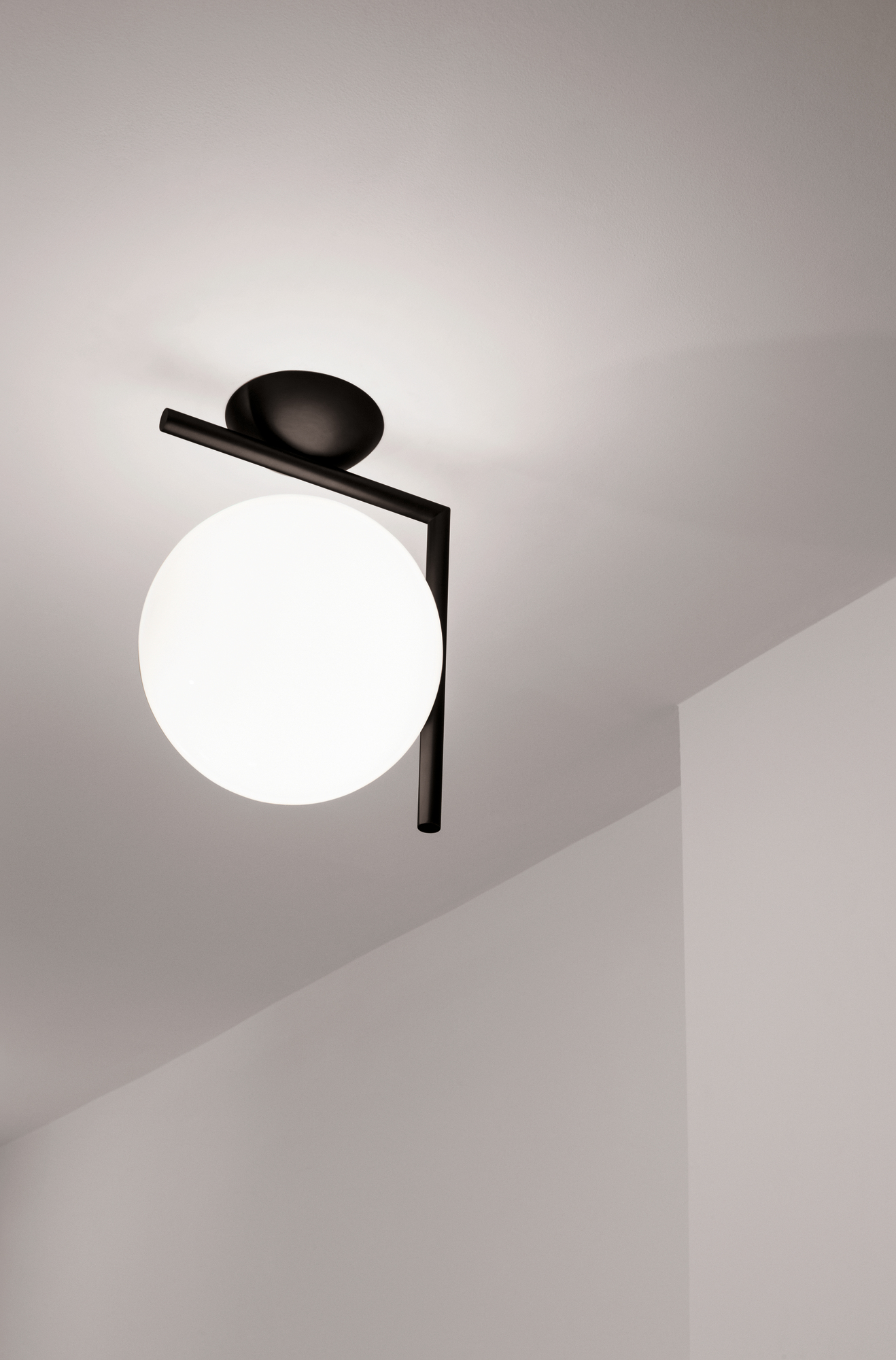 IC Lights C/W1 Wall lamp / ceiling lamp Flos black 