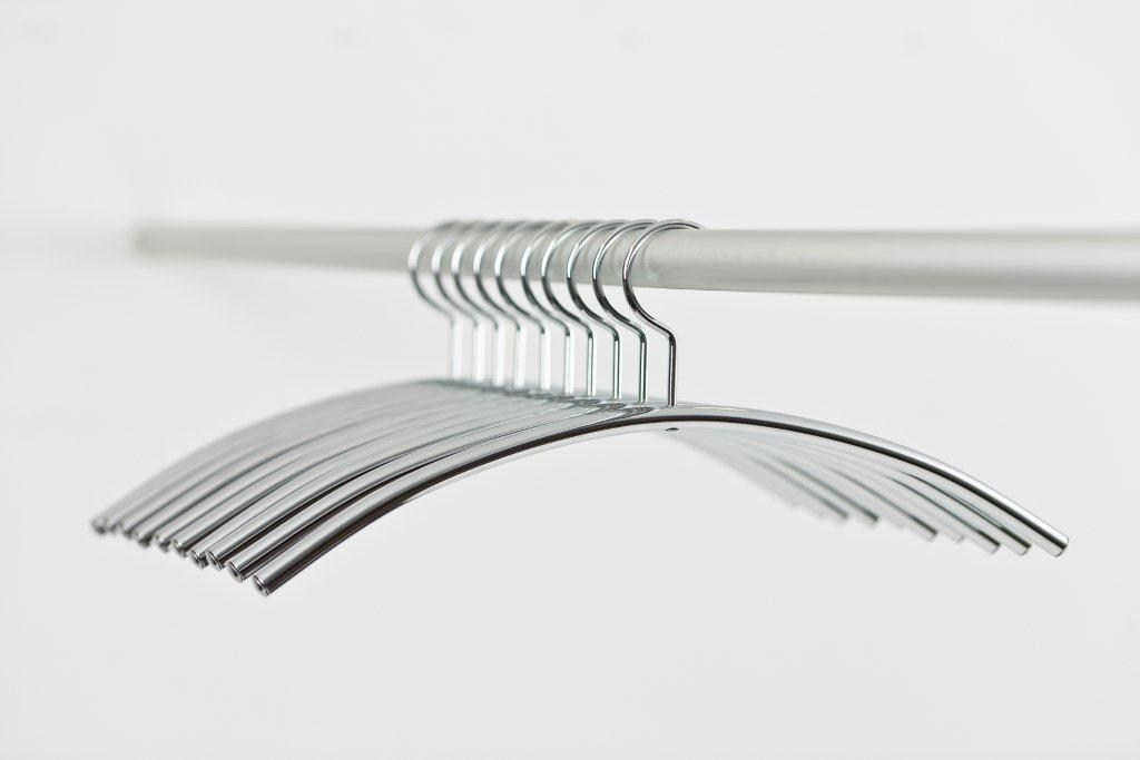 Chrome coat hanger Cascando