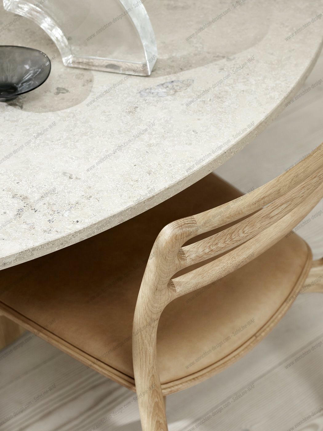 Cabin Table Round Light Oak Vipp