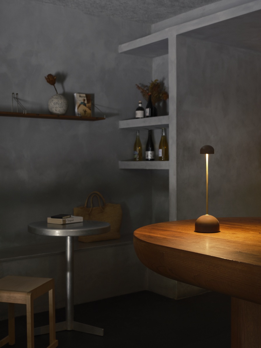 Sips rechargeable lamp / table lamp marset