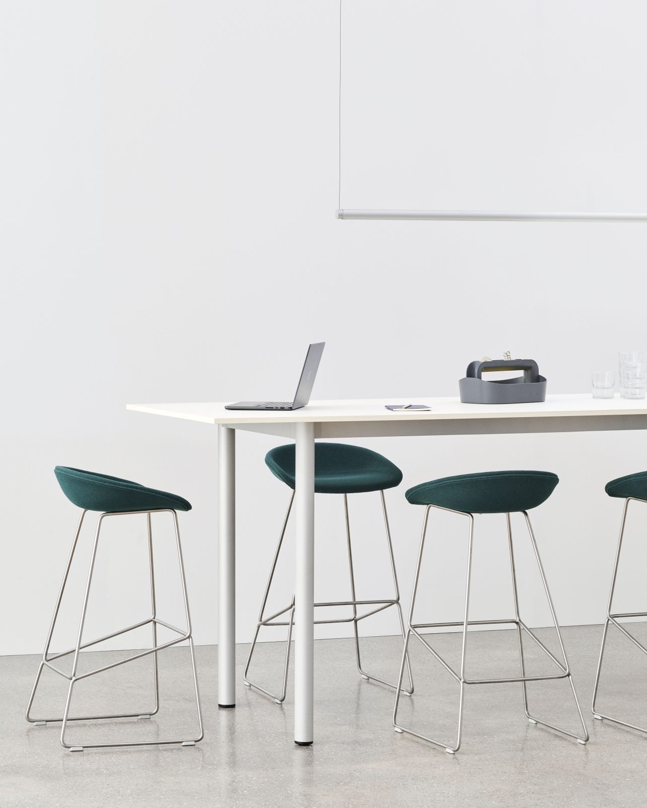 Annex Table Overhang dining table Hay  