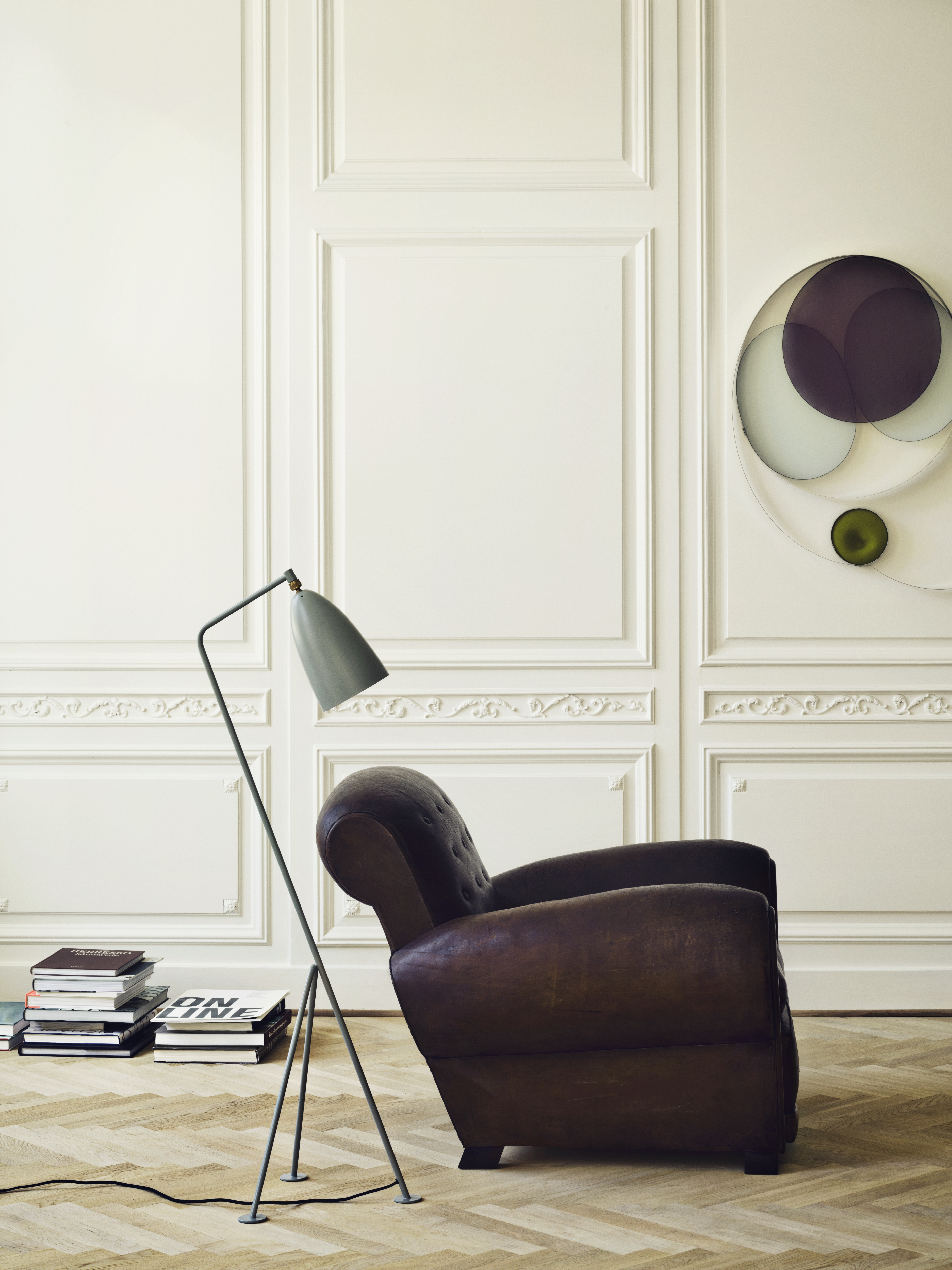 Gräshoppa / Grashoppa Floor light Anthracite-Grey Gubi