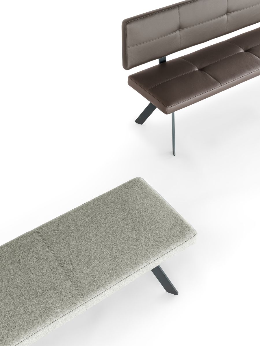 Carim bench with backrest Girsberger
