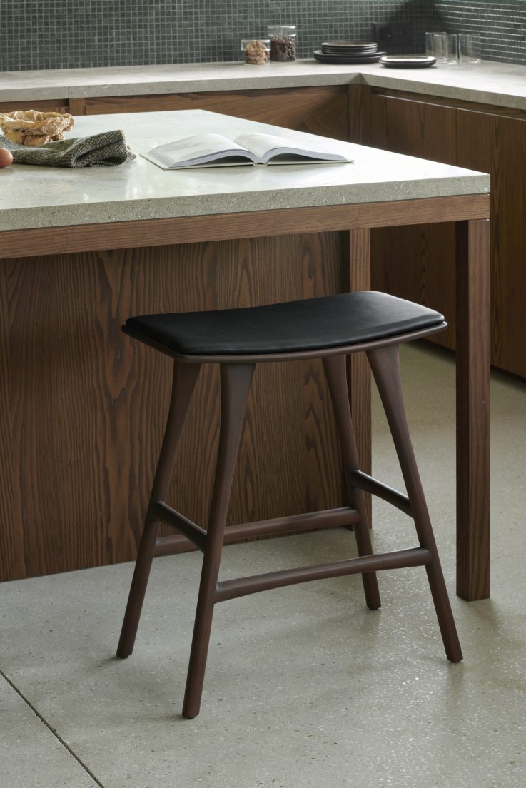 Osso Counter Stool Bar stool with seat cushion leather black Ethnicraft 