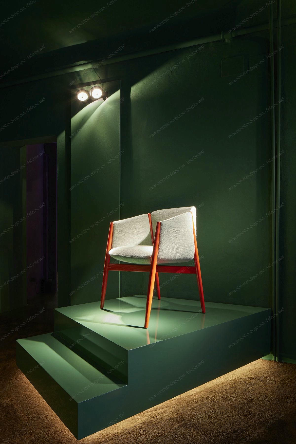 Kagu chair with armrests wooden frame Cor
