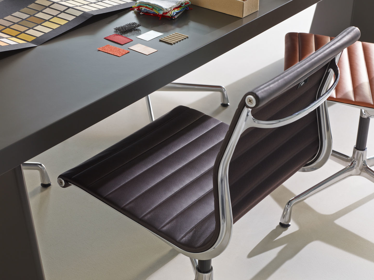 Aluminum Chair EA 101 / EA101 Chair Vitra