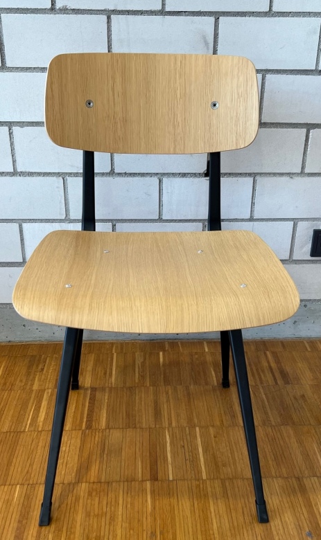Result Chair Chair OAK VARNISHED / STEEL BLACK POWDER COATED Hay EXHIBITION PIECE