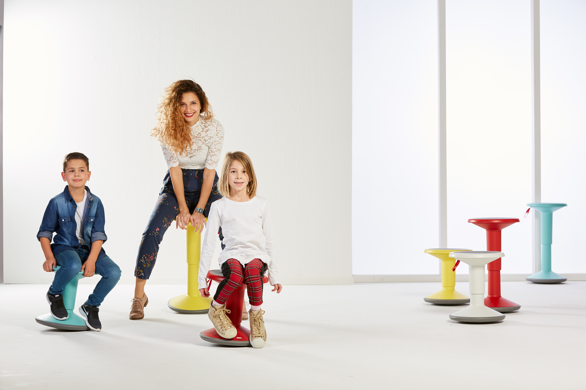 UP Junior Edition Children stool Interstuhl lemon