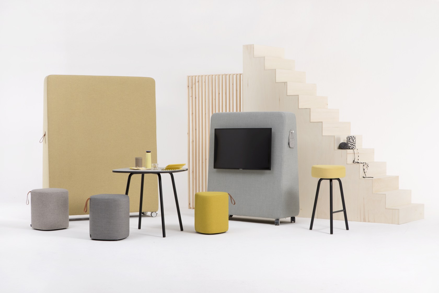  Pully Triangular Stool Cascando 