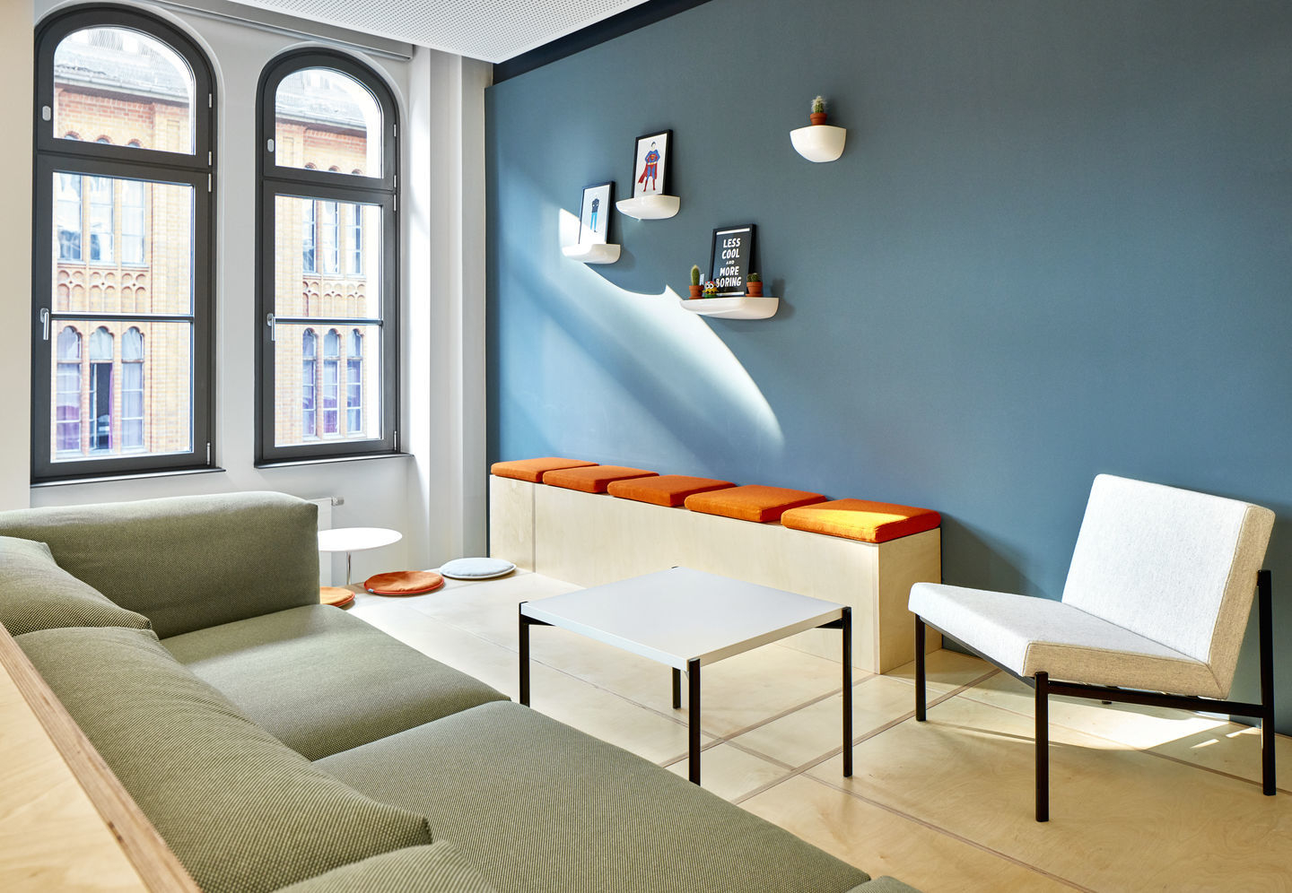 Corniches Wall board Medium Vitra Japanese red