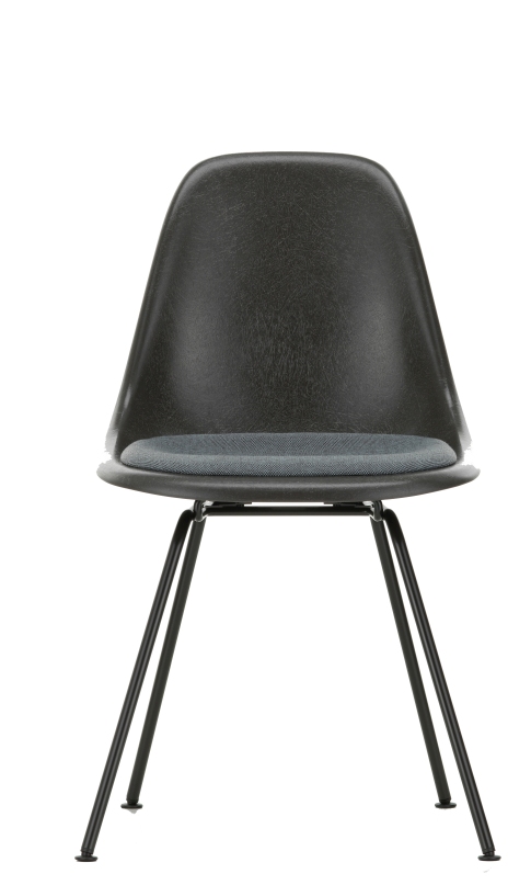 Eames Fibreglass Chair DSX Chair with seat cushion Vitra