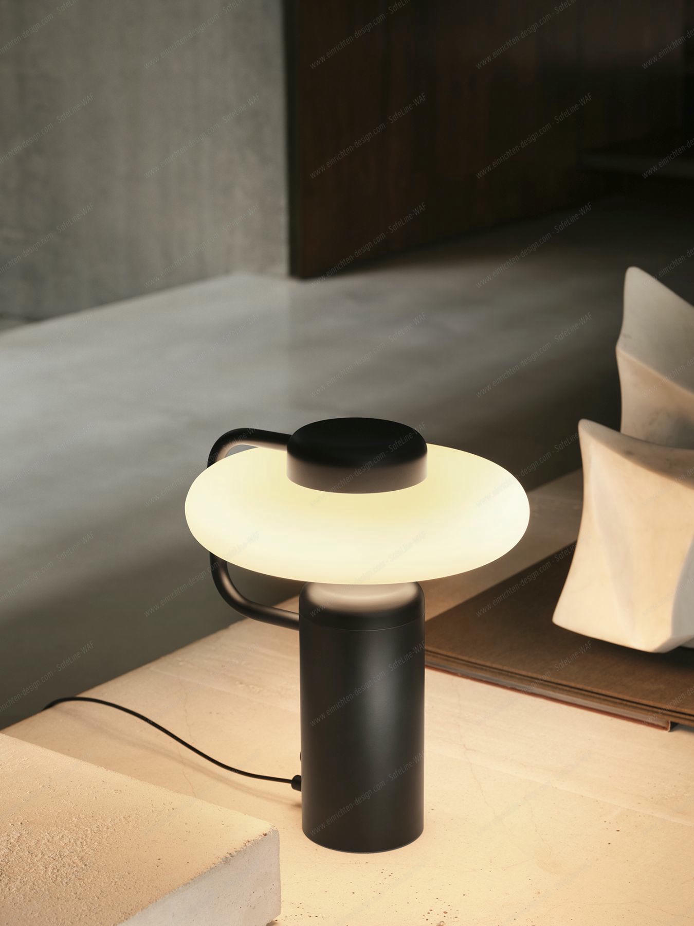 Tratto Table lamp black Kdln