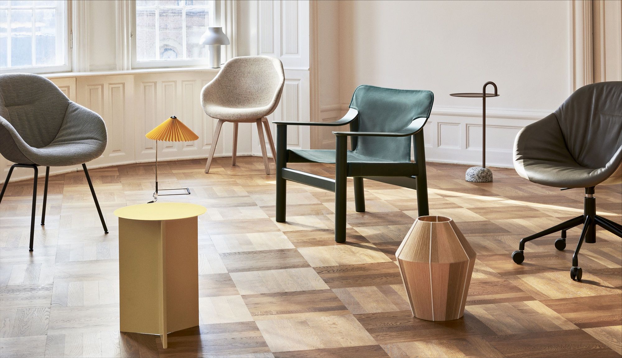 Slit Table Round High side table / coffee table Hay 