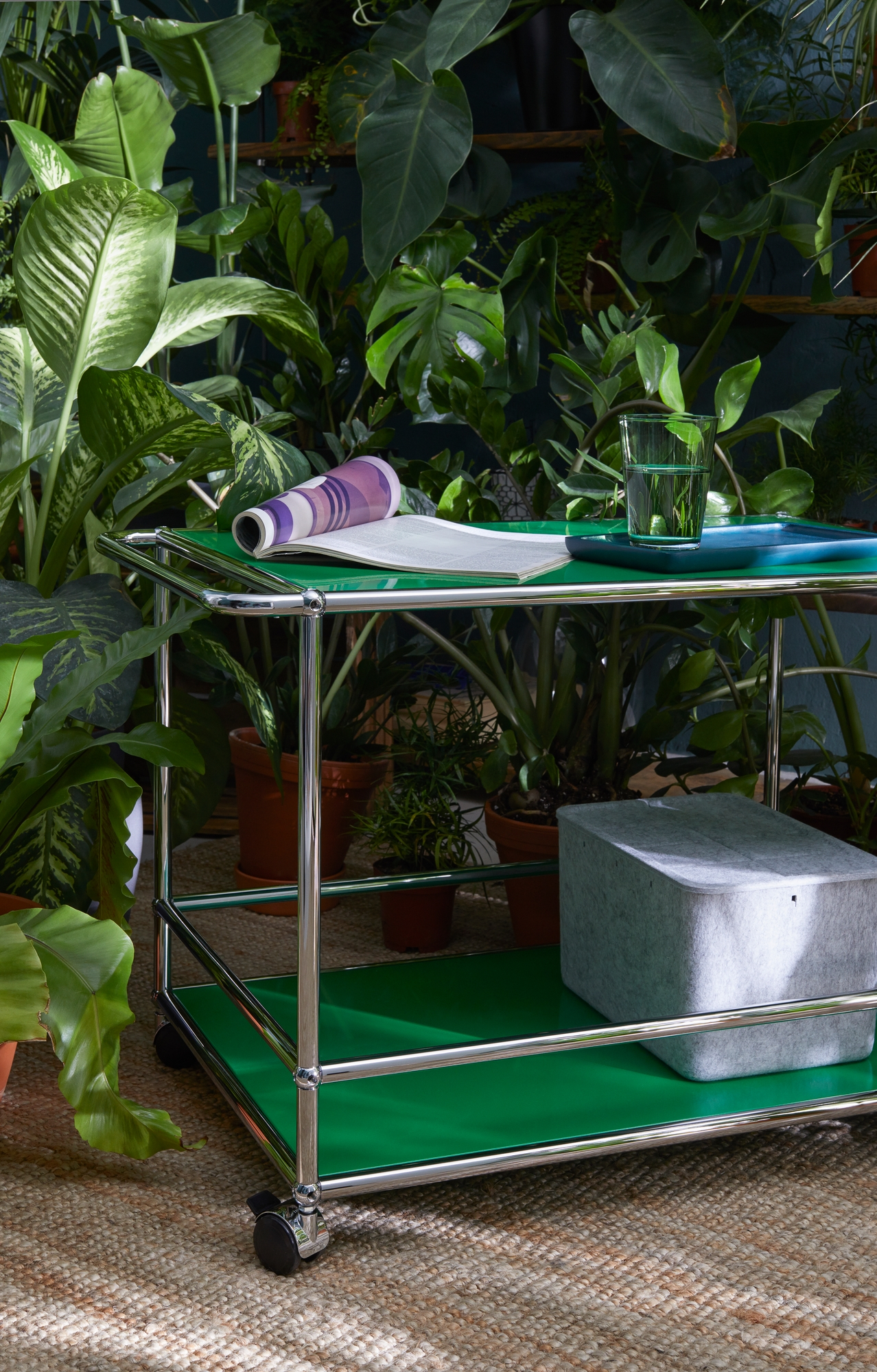 USM Haller serving trolley for bottles – QUICK SHIP