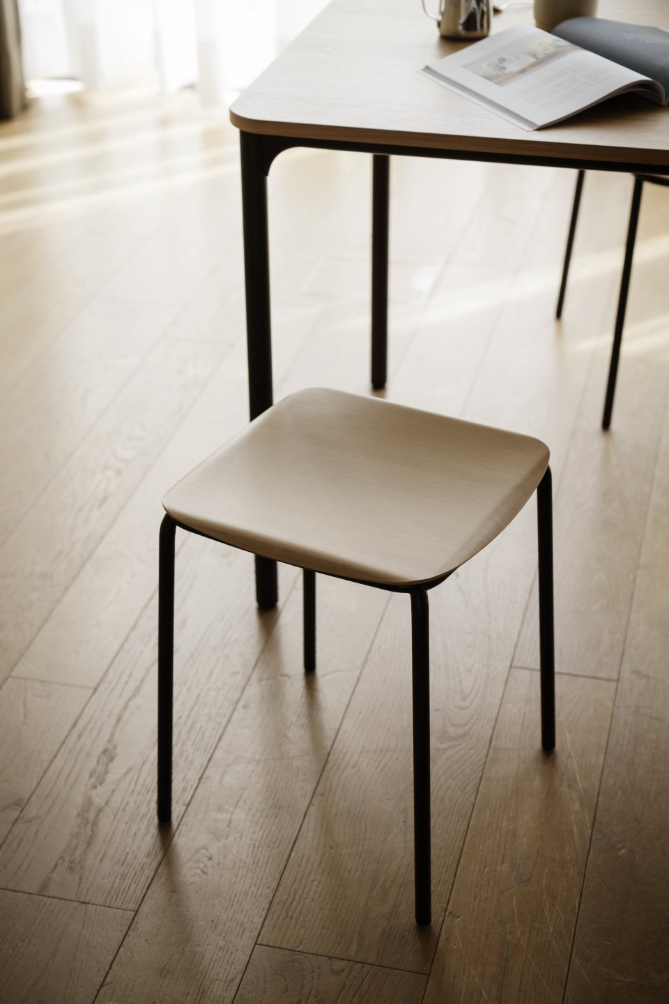 Nate S Four-legged table Brunner 