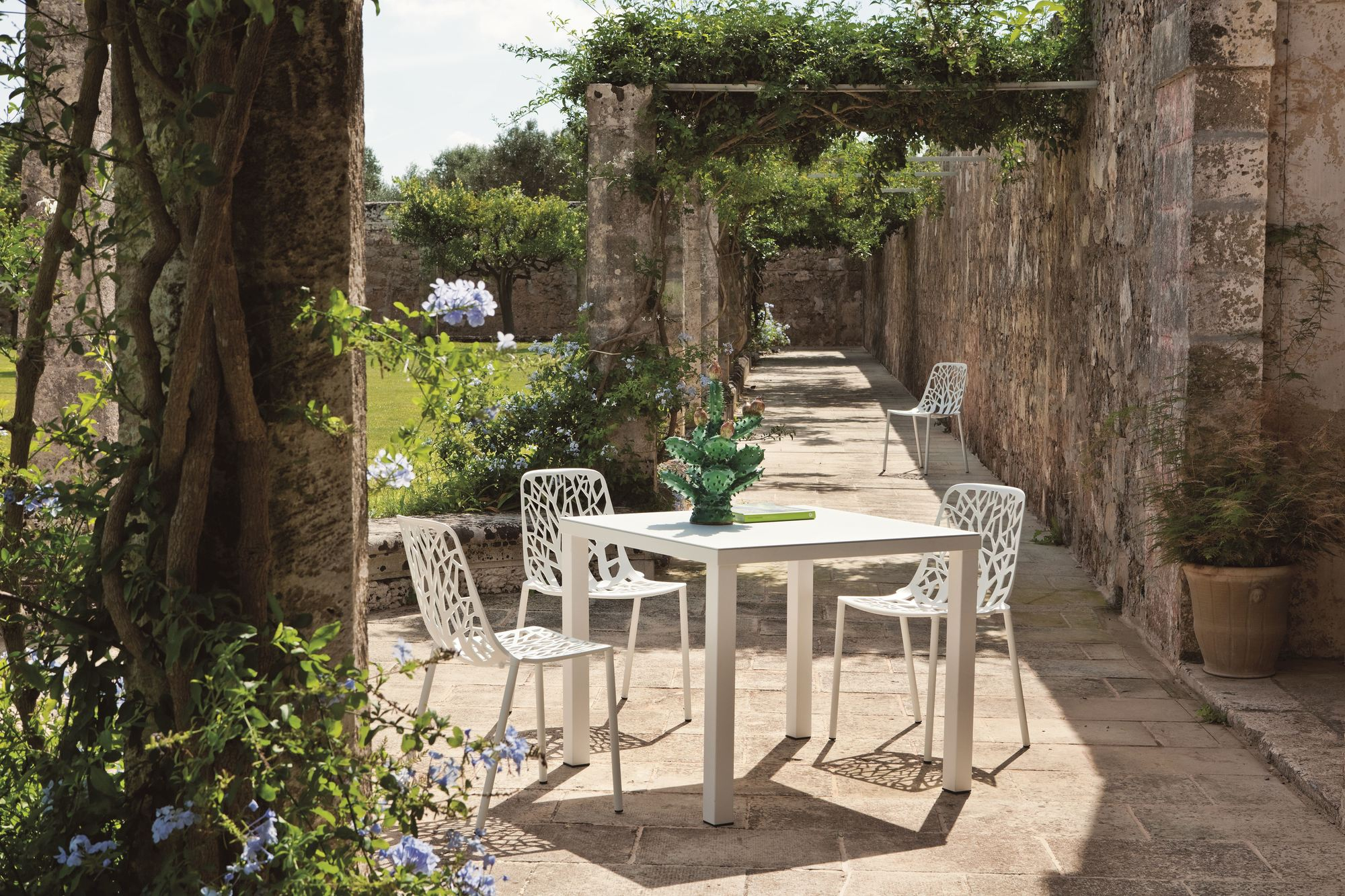 Forest Outdoor Armchair Fast powder gray