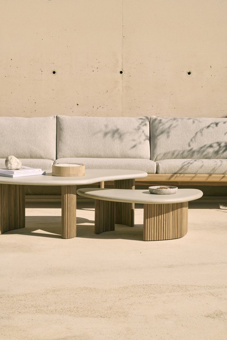 Boomerang coffee table outdoor concrete/teak Ethnicraft