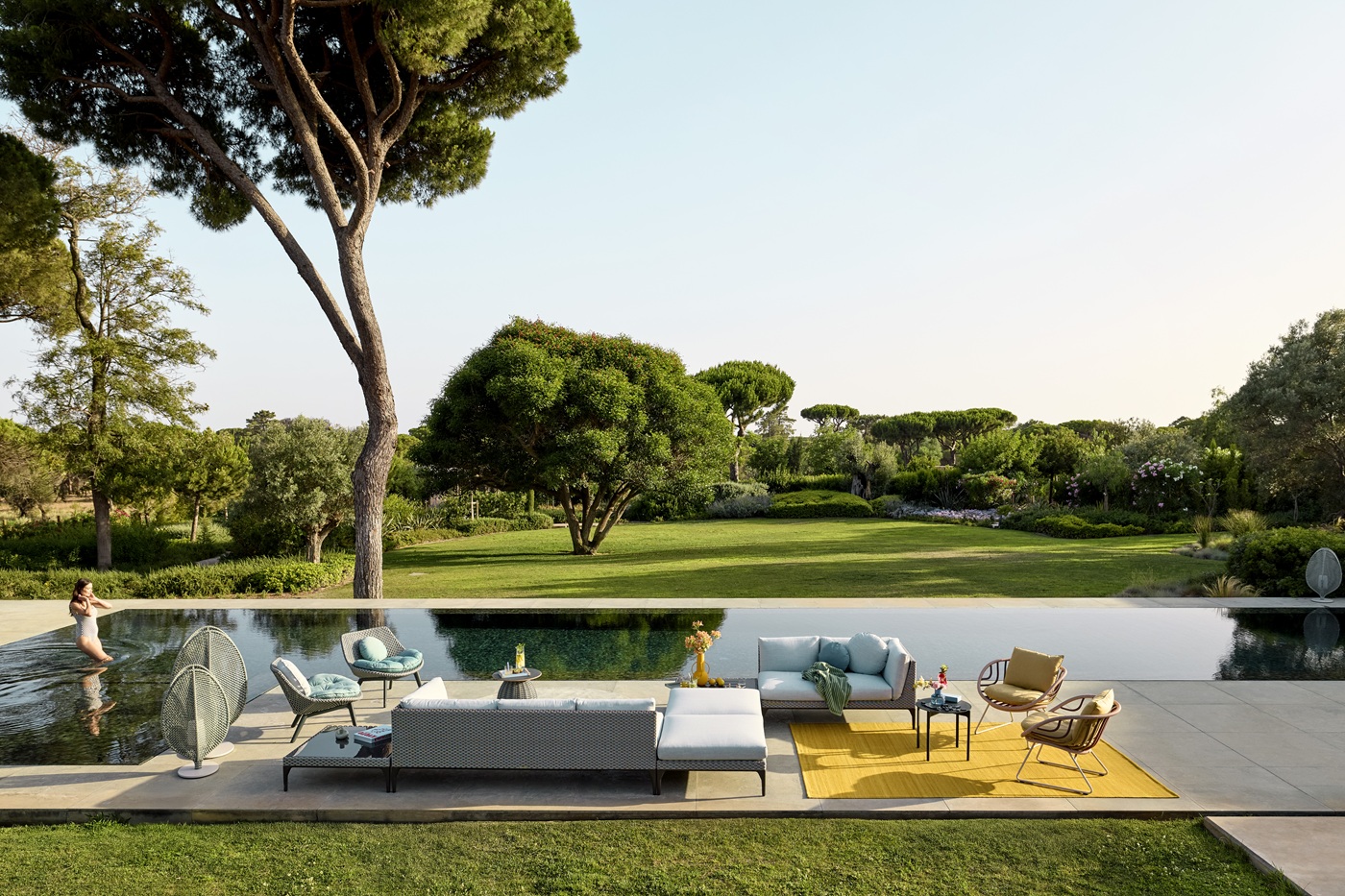 KIDA Outdoor Footstool Dedon